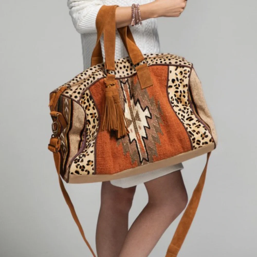 Southwestern Aztec Pattern Weekender Bag - Picture 3 of 13
